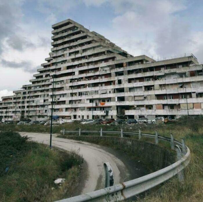 71 Urban Landscapes So Bleak They Look Like Humanity Gave Up Halfway Through (New Pics)