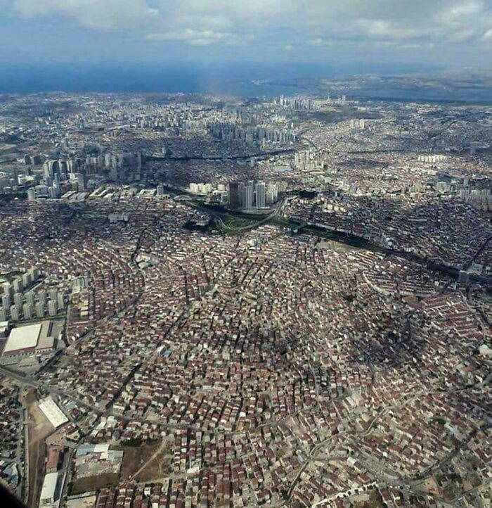 71 Urban Landscapes So Bleak They Look Like Humanity Gave Up Halfway Through (New Pics)