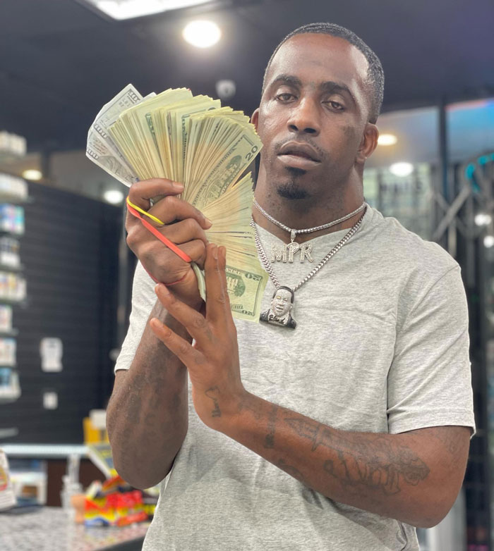 Here’s What Florida “Wide Neck” Man Is Up To Today, 8 Years After His Mugshot Went Viral Here’s What Florida “Wide Neck” Man Is Up To Today, 8 Years After His Mugshot Went Viral