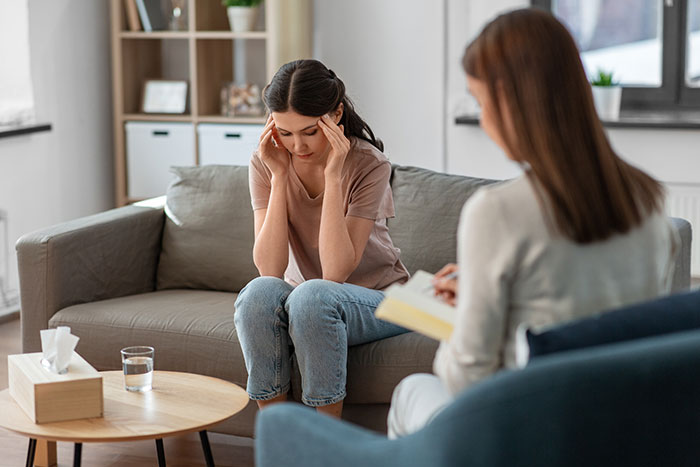 Therapist Shows Just How Incompetent And Out Of Touch She Is With One Suggestion Therapist Shows Just How Incompetent And Out Of Touch She Is With One Suggestion