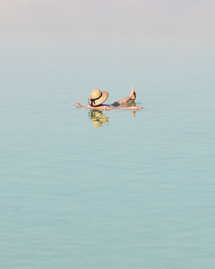 This Photographer Uses Negative Space To Turn Beach Scenes Into Minimalist Art (30 Pics) This Photographer Uses Negative Space To Turn Beach Scenes Into Minimalist Art (30 Pics)