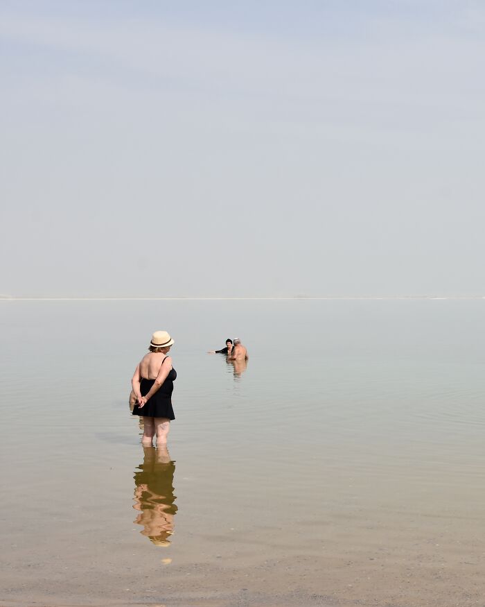 This Photographer Uses Negative Space To Turn Beach Scenes Into Minimalist Art (30 Pics) This Photographer Uses Negative Space To Turn Beach Scenes Into Minimalist Art (30 Pics)