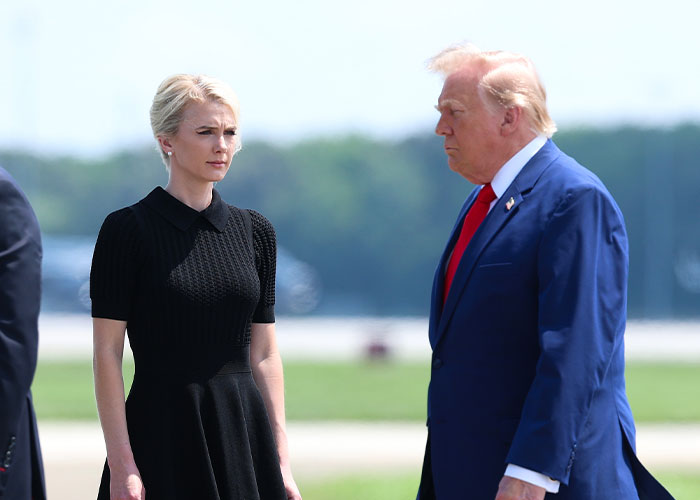 White House Finally Responds To Viral Image Appearing To Show Trump Kissing His Assistant Natalie Harp White House Finally Responds To Viral Image Appearing To Show Trump Kissing His Assistant Natalie Harp