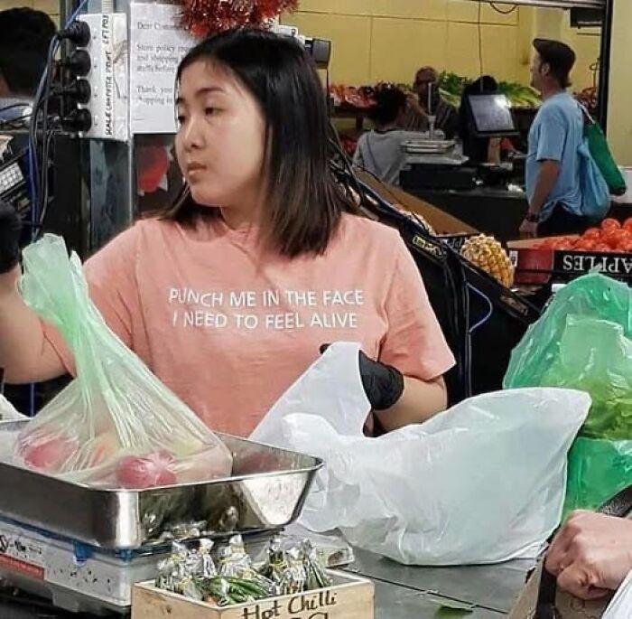 61 Ridiculous And Unhinged T-Shirts That Might Make You Wonder Who Made Them 61 Ridiculous And Unhinged T-Shirts That Might Make You Wonder Who Made Them