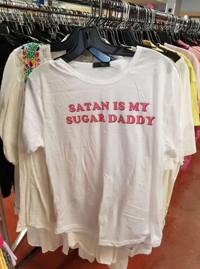 61 Ridiculous And Unhinged T-Shirts That Might Make You Wonder Who Made Them 61 Ridiculous And Unhinged T-Shirts That Might Make You Wonder Who Made Them