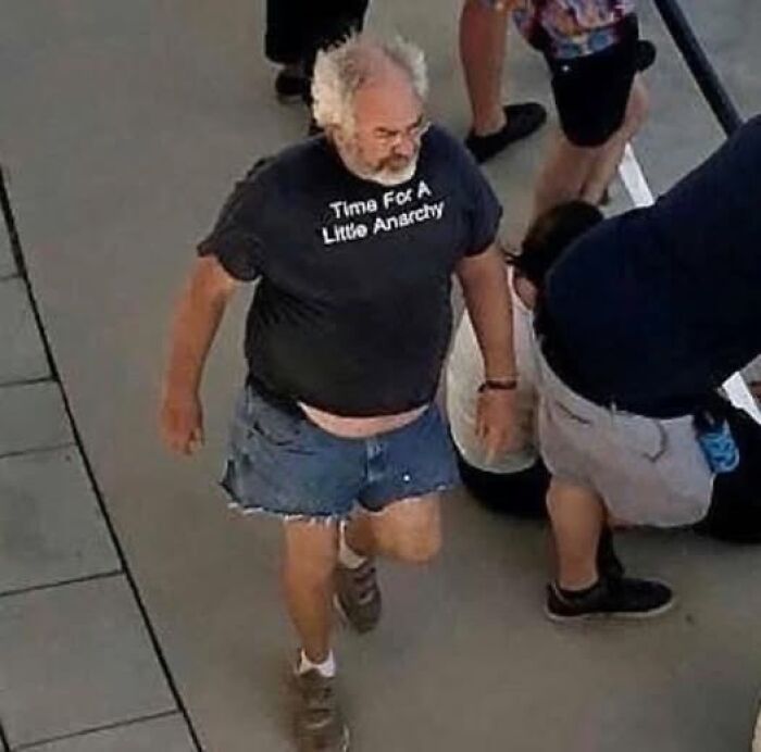 61 Ridiculous And Unhinged T-Shirts That Might Make You Wonder Who Made Them 61 Ridiculous And Unhinged T-Shirts That Might Make You Wonder Who Made Them