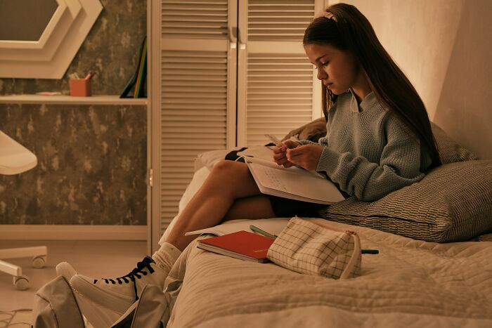 30 Heartbreaking And Terrifying Stories About Parents Who Just Can’t Let Their Kids Live Their Lives Freely 30 Heartbreaking And Terrifying Stories About Parents Who Just Can’t Let Their Kids Live Their Lives Freely