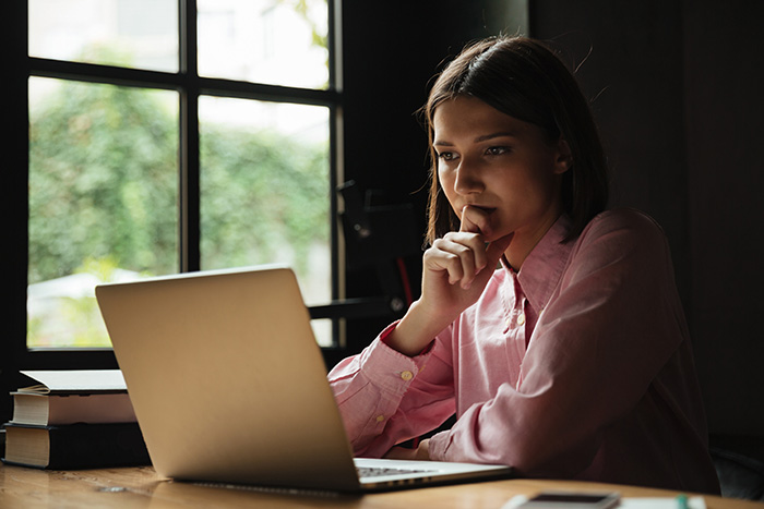 Woman Finds A Suspicious Software In Her Laptop After She Starts Planning To Leave Controlling Husband Woman Finds A Suspicious Software In Her Laptop After She Starts Planning To Leave Controlling Husband