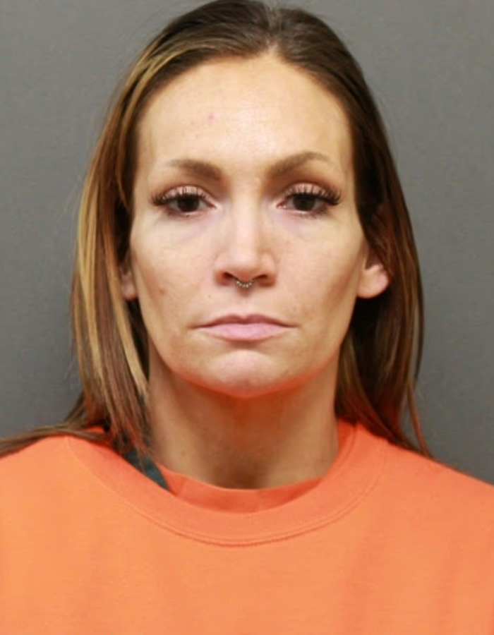 Minnesota Shoplifter’s Mugshot Goes Viral After Everyone Keeps Making The Same Observation Minnesota Shoplifter’s Mugshot Goes Viral After Everyone Keeps Making The Same Observation