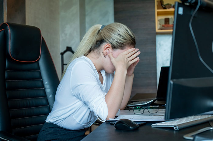 Man Steals Credit From Colleague, But One Meeting With Manager Exposes What Really Happened Man Steals Credit From Colleague, But One Meeting With Manager Exposes What Really Happened