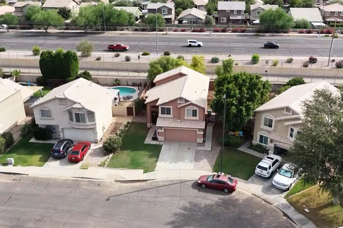 People Furious With HOA After They Seized And Sold Man’s $450K Home Because He Owed Less Than $1K People Furious With HOA After They Seized And Sold Man’s $450K Home Because He Owed Less Than $1K
