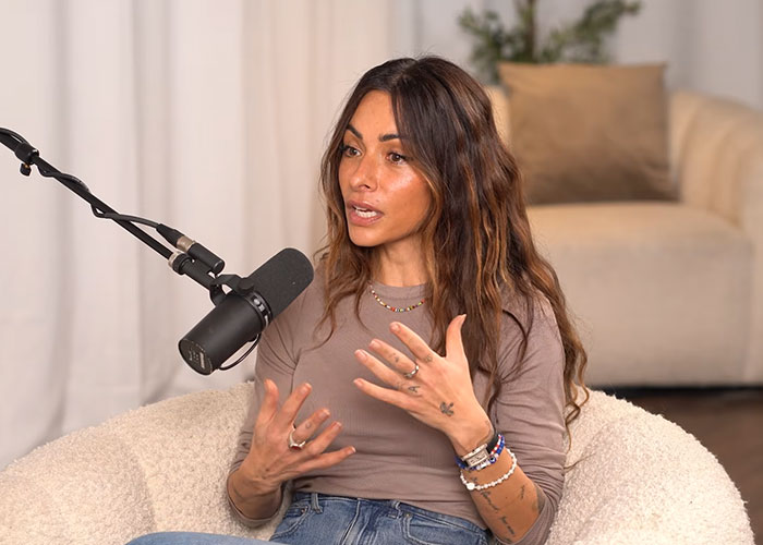 Hollywood Actress “Ruins The Magic” Of Intimate Scenes After Resurfaced Confession About How They Are Filmed Hollywood Actress “Ruins The Magic” Of Intimate Scenes After Resurfaced Confession About How They Are Filmed