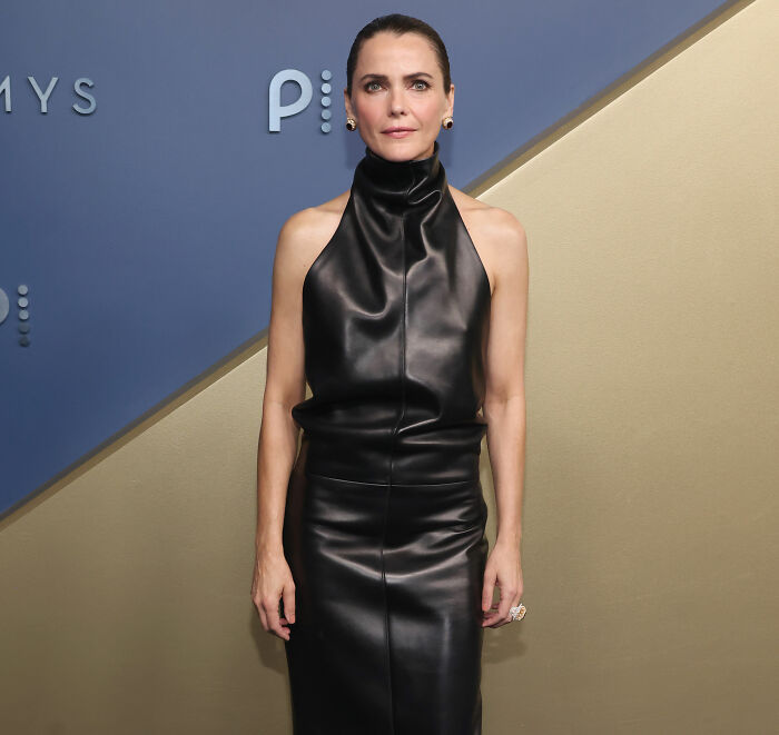 Emmy Winner Breaks Silence On Tense Moment With Wife, Body Language Expert Weighs In: “Screams Desperation” Emmy Winner Breaks Silence On Tense Moment With Wife, Body Language Expert Weighs In: “Screams Desperation”