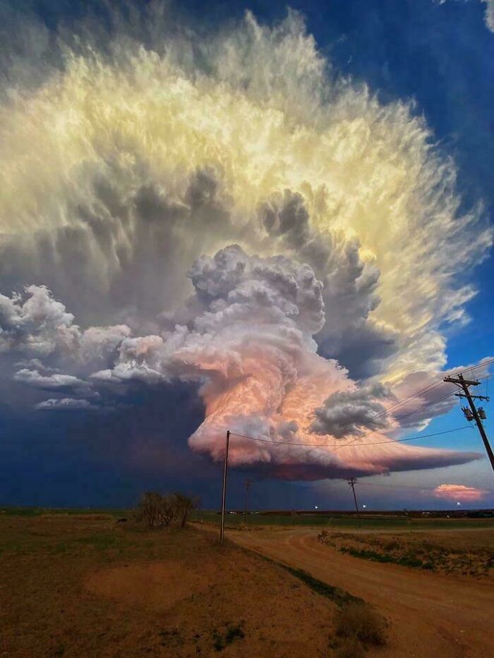 Not Everyone Is Terrified Of Massive Objects, But These 75 Pics Might Have You Thinking Otherwise