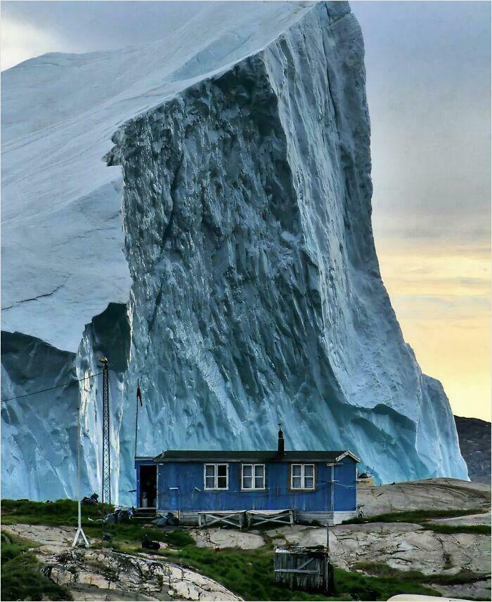 Not Everyone Is Terrified Of Massive Objects, But These 75 Pics Might Have You Thinking Otherwise