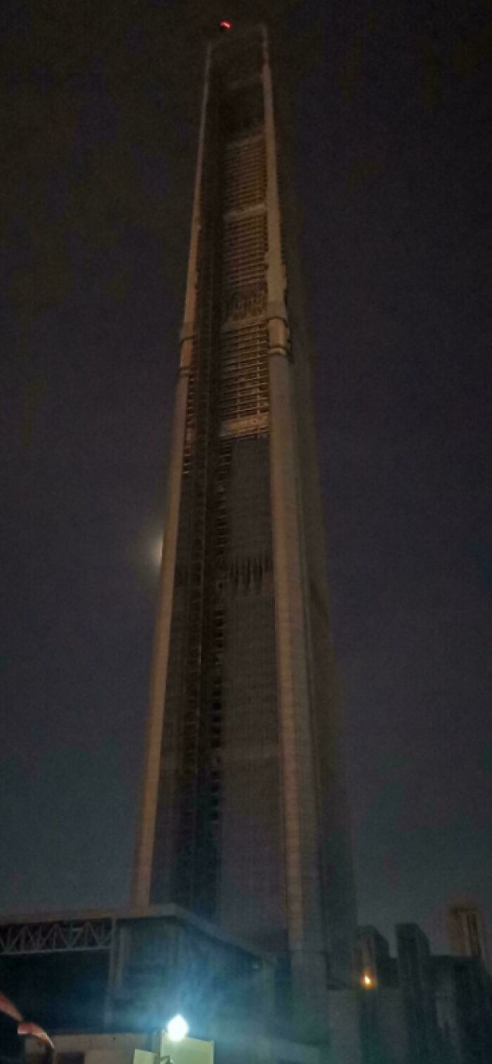 Not Everyone Is Terrified Of Massive Objects, But These 75 Pics Might Have You Thinking Otherwise