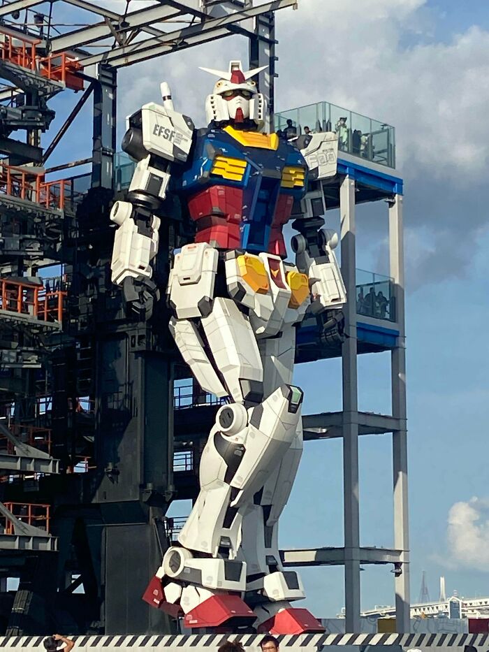 Not Everyone Is Terrified Of Massive Objects, But These 75 Pics Might Have You Thinking Otherwise