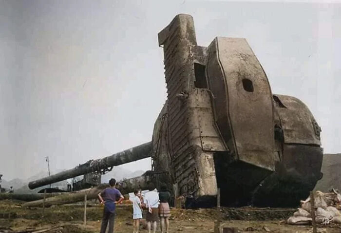 Not Everyone Is Terrified Of Massive Objects, But These 75 Pics Might Have You Thinking Otherwise