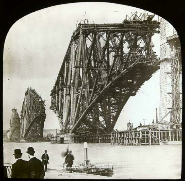 Not Everyone Is Terrified Of Massive Objects, But These 75 Pics Might Have You Thinking Otherwise