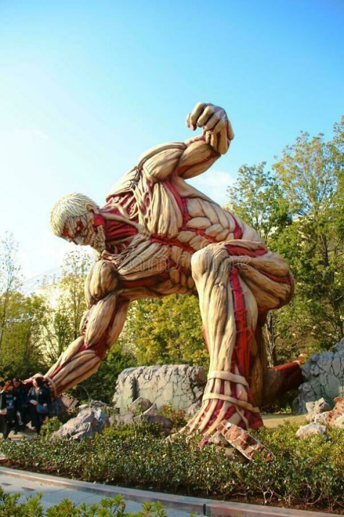 Not Everyone Is Terrified Of Massive Objects, But These 75 Pics Might Have You Thinking Otherwise