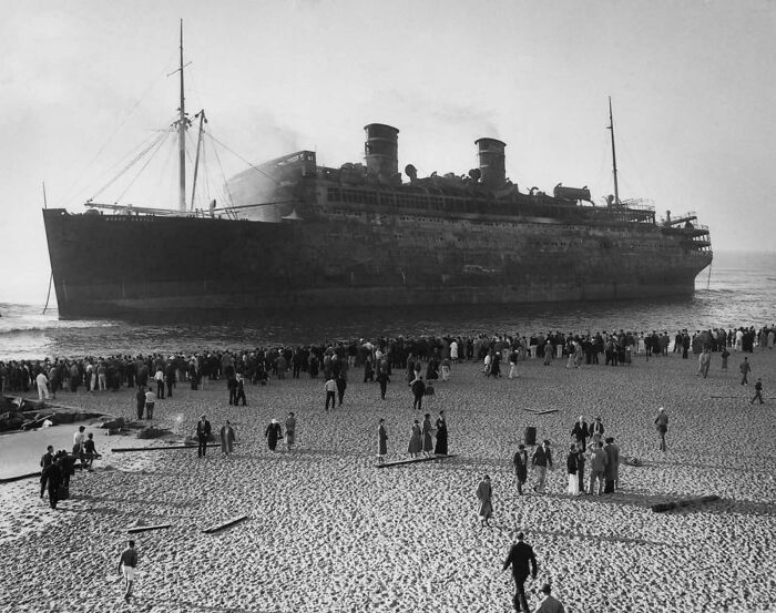Not Everyone Is Terrified Of Massive Objects, But These 75 Pics Might Have You Thinking Otherwise