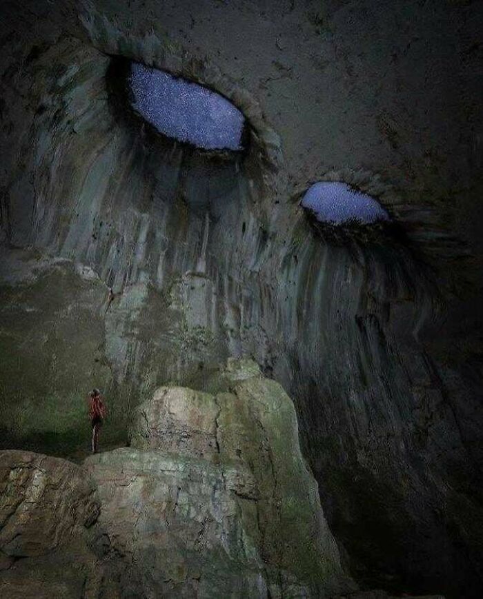 Not Everyone Is Terrified Of Massive Objects, But These 75 Pics Might Have You Thinking Otherwise