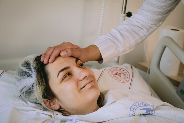 Anesthesiologists Spill The Tea On 75 Of The Most Bizarre Things People Said Under Medication Anesthesiologists Spill The Tea On 75 Of The Most Bizarre Things People Said Under Medication