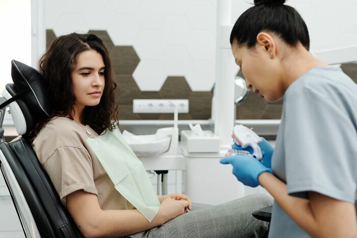 Anesthesiologists Spill The Tea On 75 Of The Most Bizarre Things People Said Under Medication Anesthesiologists Spill The Tea On 75 Of The Most Bizarre Things People Said Under Medication