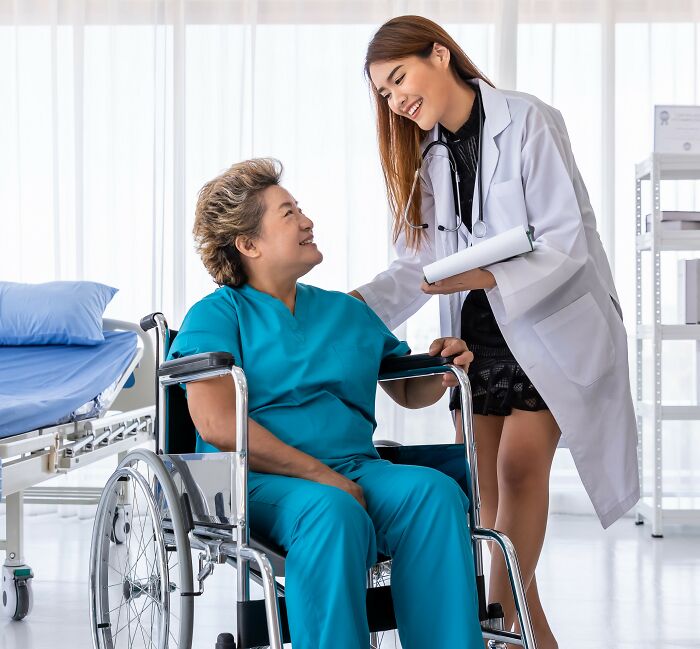 Anesthesiologists Spill The Tea On 75 Of The Most Bizarre Things People Said Under Medication Anesthesiologists Spill The Tea On 75 Of The Most Bizarre Things People Said Under Medication