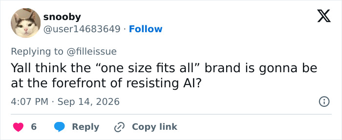 Popular Clothing Brand Slammed By Netizens After They Notice Odd Detail In Product Photo Popular Clothing Brand Slammed By Netizens After They Notice Odd Detail In Product Photo