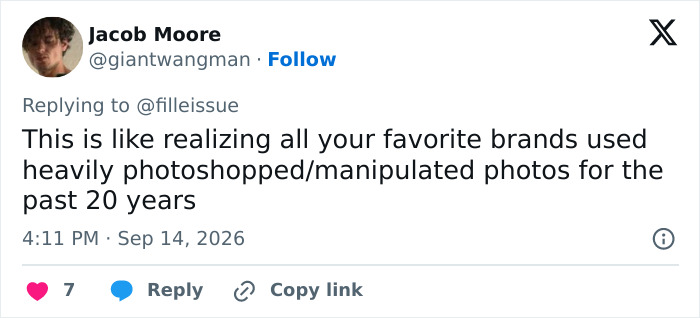 Popular Clothing Brand Slammed By Netizens After They Notice Odd Detail In Product Photo Popular Clothing Brand Slammed By Netizens After They Notice Odd Detail In Product Photo