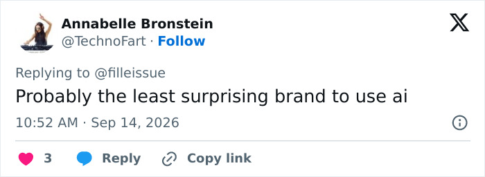 Popular Clothing Brand Slammed By Netizens After They Notice Odd Detail In Product Photo Popular Clothing Brand Slammed By Netizens After They Notice Odd Detail In Product Photo
