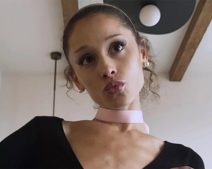 “Scariest Photo I’ve Seen Of Her Yet”: New Ariana Grande Snaps Spur Worry As People Note Concerning Detail “Scariest Photo I’ve Seen Of Her Yet”: New Ariana Grande Snaps Spur Worry As People Note Concerning Detail