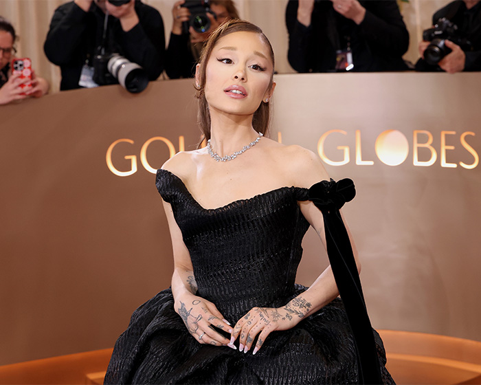 “Scariest Photo I’ve Seen Of Her Yet”: New Ariana Grande Snaps Spur Worry As People Note Concerning Detail “Scariest Photo I’ve Seen Of Her Yet”: New Ariana Grande Snaps Spur Worry As People Note Concerning Detail