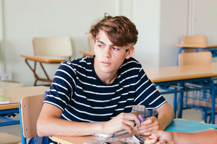 Guy Thinks He Finally Found A Close Friend Group, Then Learns They Googled His Name Before Befriending Him Guy Thinks He Finally Found A Close Friend Group, Then Learns They Googled His Name Before Befriending Him