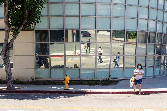 61 Perfectly Timed Street Photos By Jeremy Paige That Might Make You Look Twice 61 Perfectly Timed Street Photos By Jeremy Paige That Might Make You Look Twice