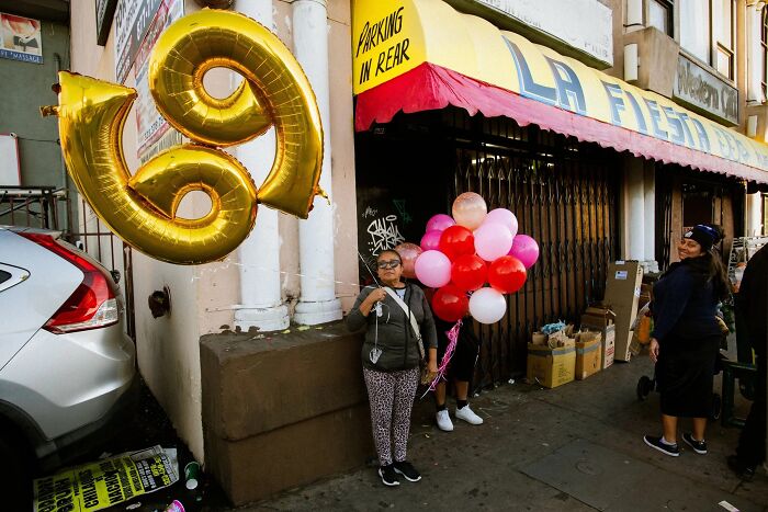 61 Perfectly Timed Street Photos By Jeremy Paige That Might Make You Look Twice 61 Perfectly Timed Street Photos By Jeremy Paige That Might Make You Look Twice