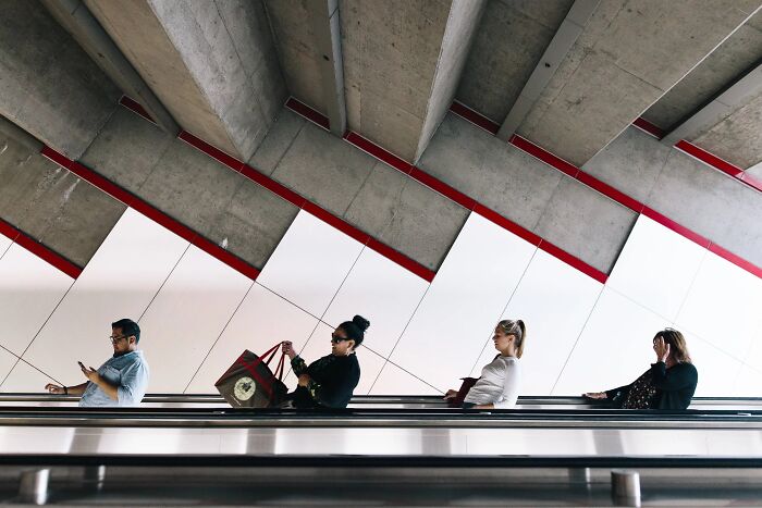 61 Perfectly Timed Street Photos By Jeremy Paige That Might Make You Look Twice 61 Perfectly Timed Street Photos By Jeremy Paige That Might Make You Look Twice