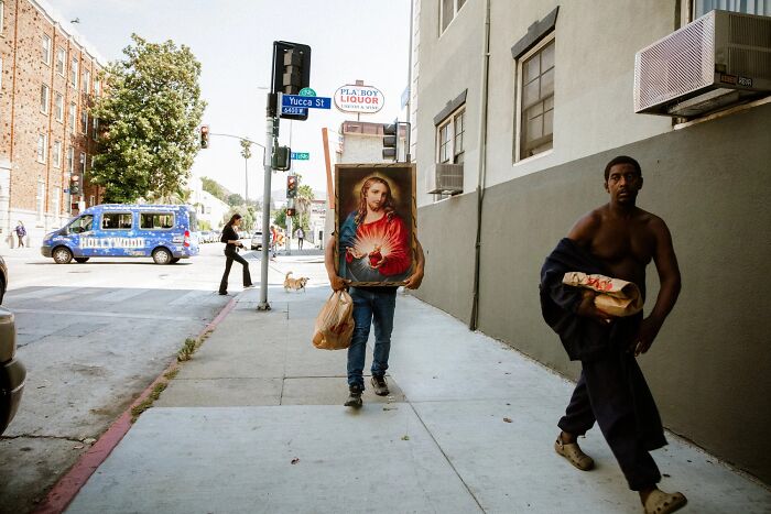 61 Perfectly Timed Street Photos By Jeremy Paige That Might Make You Look Twice 61 Perfectly Timed Street Photos By Jeremy Paige That Might Make You Look Twice