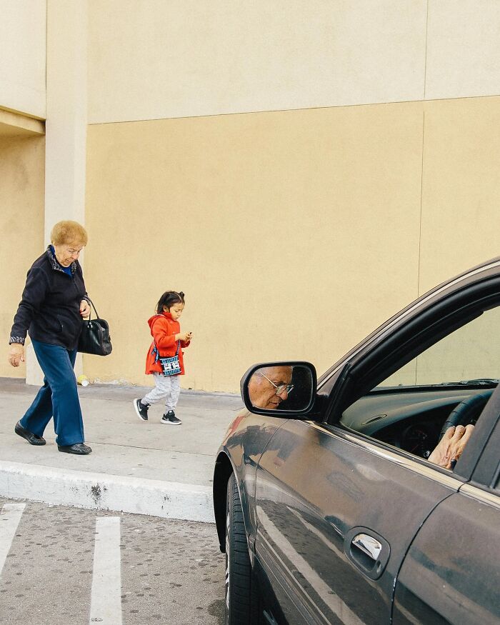 61 Perfectly Timed Street Photos By Jeremy Paige That Might Make You Look Twice 61 Perfectly Timed Street Photos By Jeremy Paige That Might Make You Look Twice