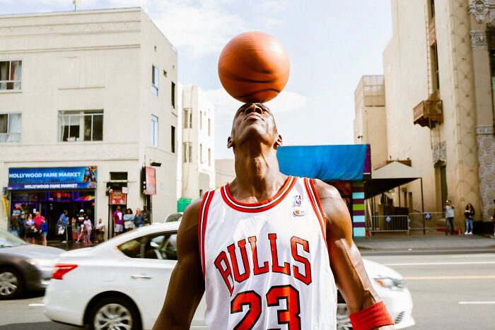 61 Perfectly Timed Street Photos By Jeremy Paige That Might Make You Look Twice 61 Perfectly Timed Street Photos By Jeremy Paige That Might Make You Look Twice
