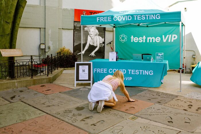 61 Perfectly Timed Street Photos By Jeremy Paige That Might Make You Look Twice 61 Perfectly Timed Street Photos By Jeremy Paige That Might Make You Look Twice