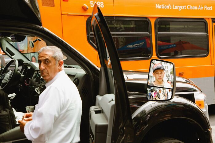 61 Perfectly Timed Street Photos By Jeremy Paige That Might Make You Look Twice 61 Perfectly Timed Street Photos By Jeremy Paige That Might Make You Look Twice