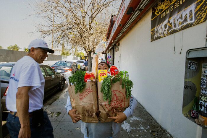 61 Perfectly Timed Street Photos By Jeremy Paige That Might Make You Look Twice 61 Perfectly Timed Street Photos By Jeremy Paige That Might Make You Look Twice