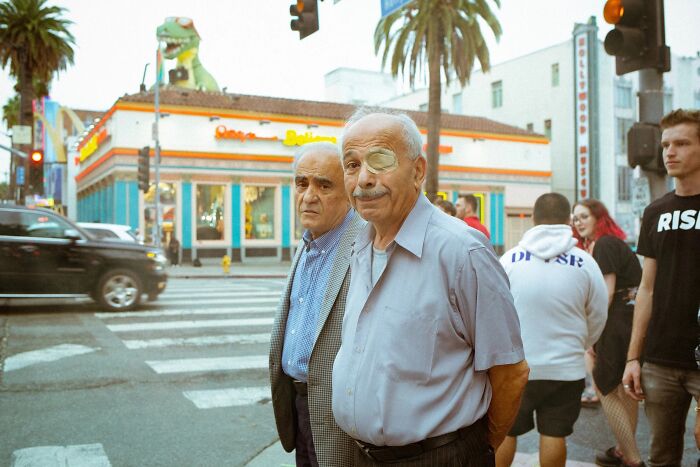 61 Perfectly Timed Street Photos By Jeremy Paige That Might Make You Look Twice 61 Perfectly Timed Street Photos By Jeremy Paige That Might Make You Look Twice
