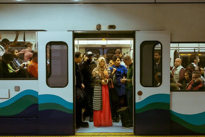 61 Perfectly Timed Street Photos By Jeremy Paige That Might Make You Look Twice 61 Perfectly Timed Street Photos By Jeremy Paige That Might Make You Look Twice