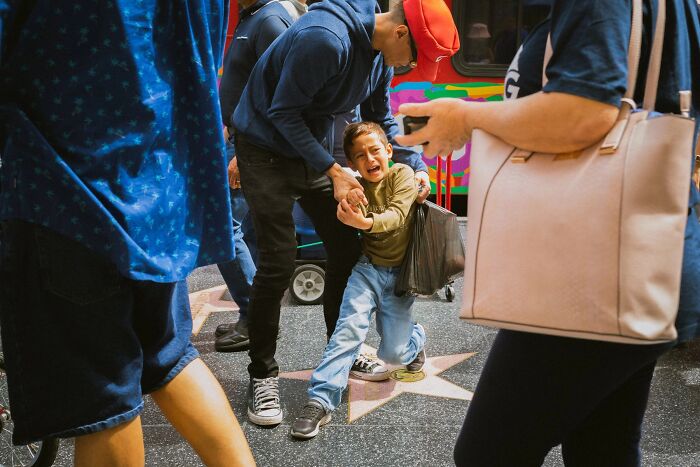 61 Perfectly Timed Street Photos By Jeremy Paige That Might Make You Look Twice 61 Perfectly Timed Street Photos By Jeremy Paige That Might Make You Look Twice