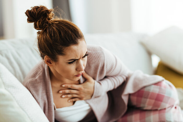 Woman With Painful Bloating Finds An Unexpected Solution After Years Of Being Unable To Burp Woman With Painful Bloating Finds An Unexpected Solution After Years Of Being Unable To Burp
