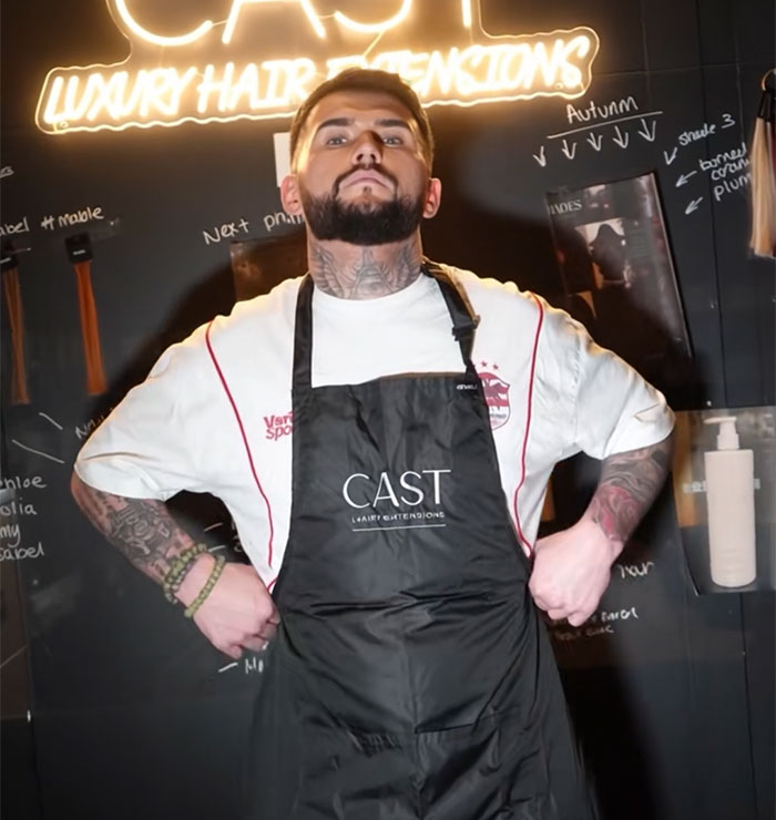 Top Hairdresser’s Childhood Bully Begs Him To Do Her Hair&mdash;He Gives Her A Brutal Reality Check