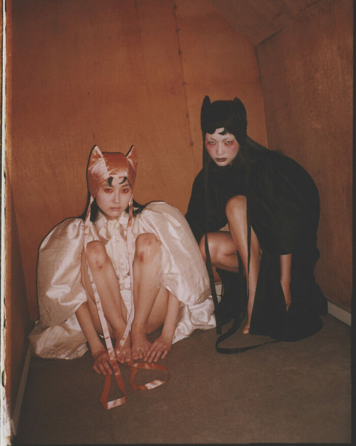21 Haunting Photos By Yuji Watanabe That Mix Folklore, Fantasy, And The Human Form 21 Haunting Photos By Yuji Watanabe That Mix Folklore, Fantasy, And The Human Form
